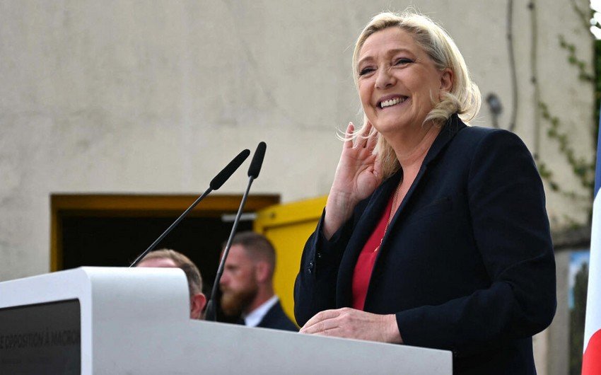 Le Pen Fransa hökumətini dəstəkdən məhrum etməklə hədələyib