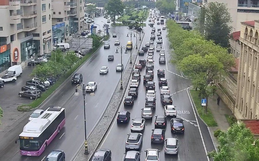 Bakının yollarında tıxac müşahidə edilir – SİYAHI