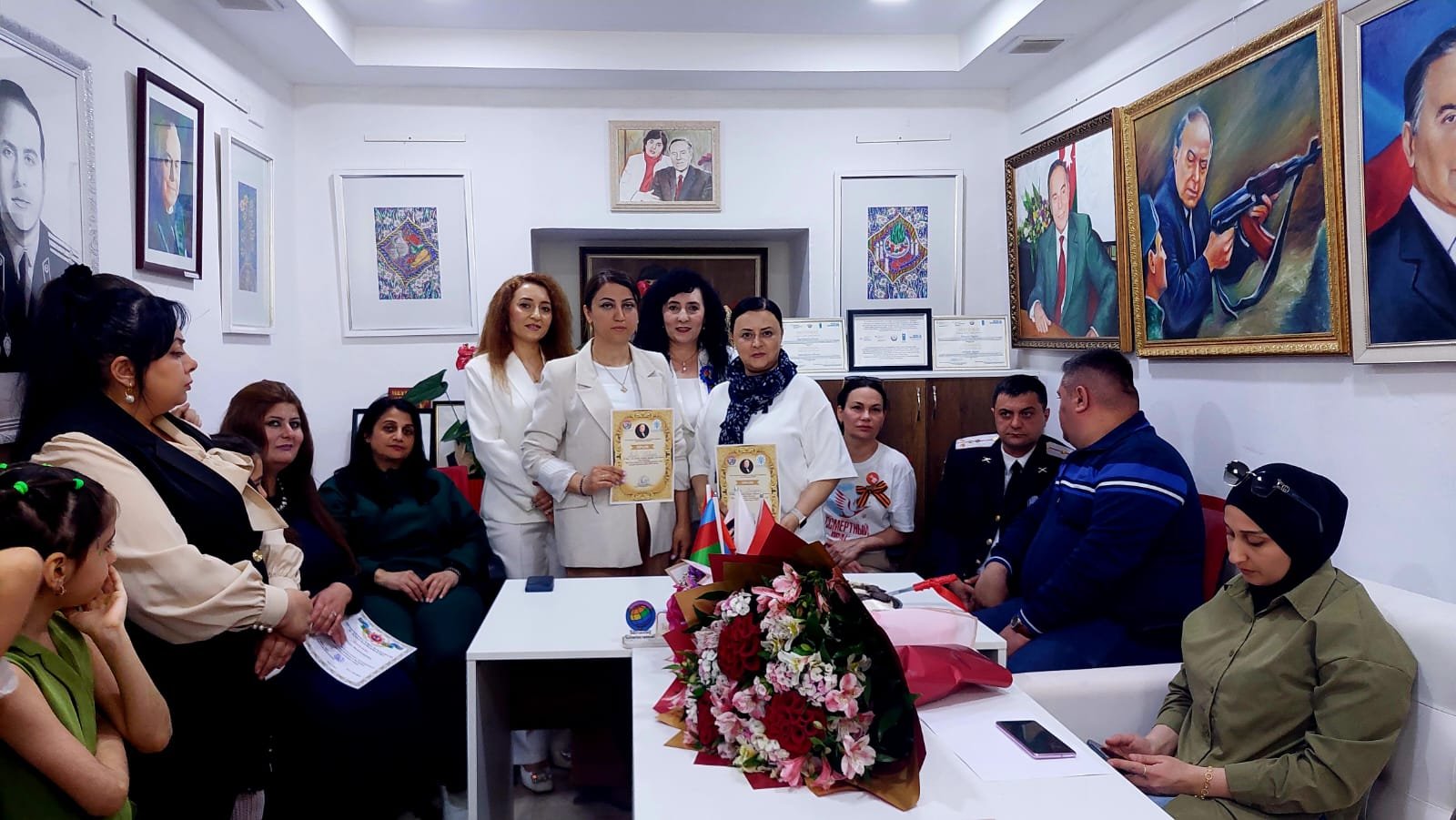 “Mən Fəxr Edirəm Ki, Azərbaycanlıyam” sərgisi ilə Heydər Əliyevin 102-ci ilödnümü qeyd olundu