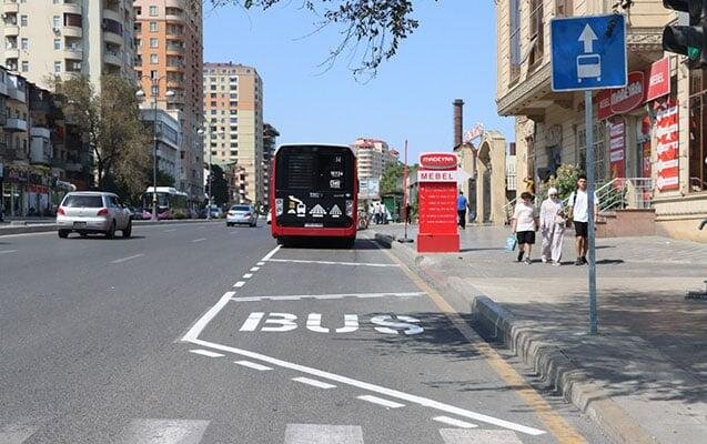 Sürücülərə şad xəbər - Avtobus zolaqlarında maşınlara minib-düşə biləcəyik