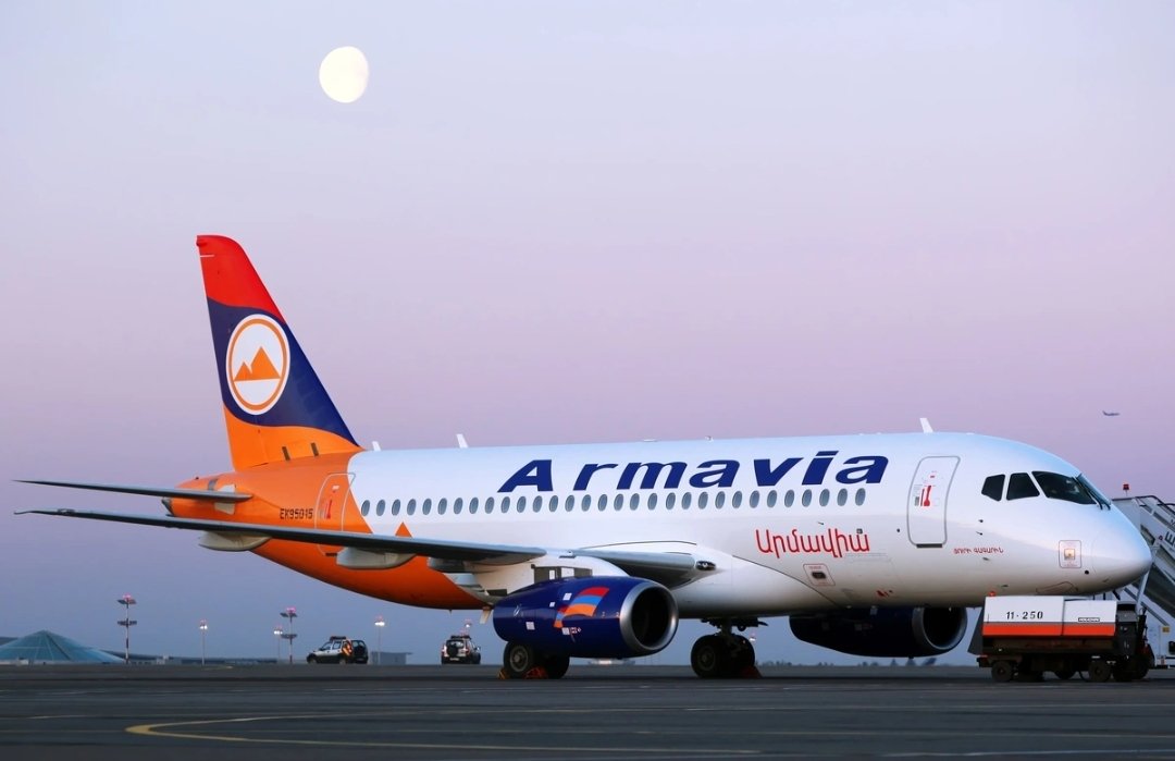 Erməniləri daşıyan təyyarə Bakı hava limanına enib
