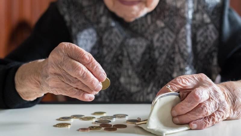 Pensiyaçıların kommunal ödənişini dövlət ödəyəcək? - Deputat açıqladı