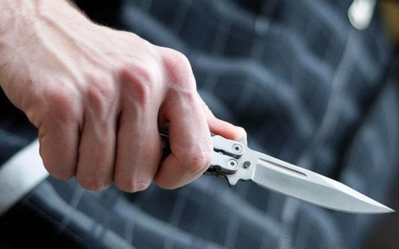 40 yaşlı kişi bıçaqlandı - Qardaşı şübhəli bilinir