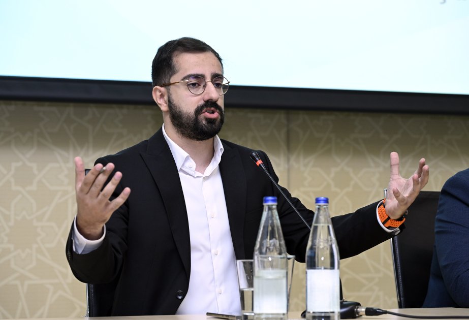 "Kiberdələduzların əsas məqsədi vətəndaşları aldatmaqdır" - Fərid Pərdəşünas