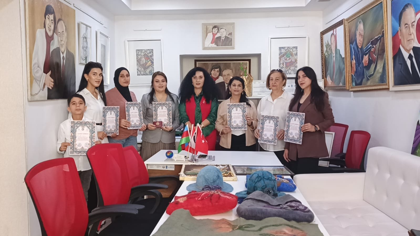 Beynəlxalq Müəllimlər Gününə həsr olunmuş  "Zamanın Ziyalısı" adlı sərgi  təşkil olundu.