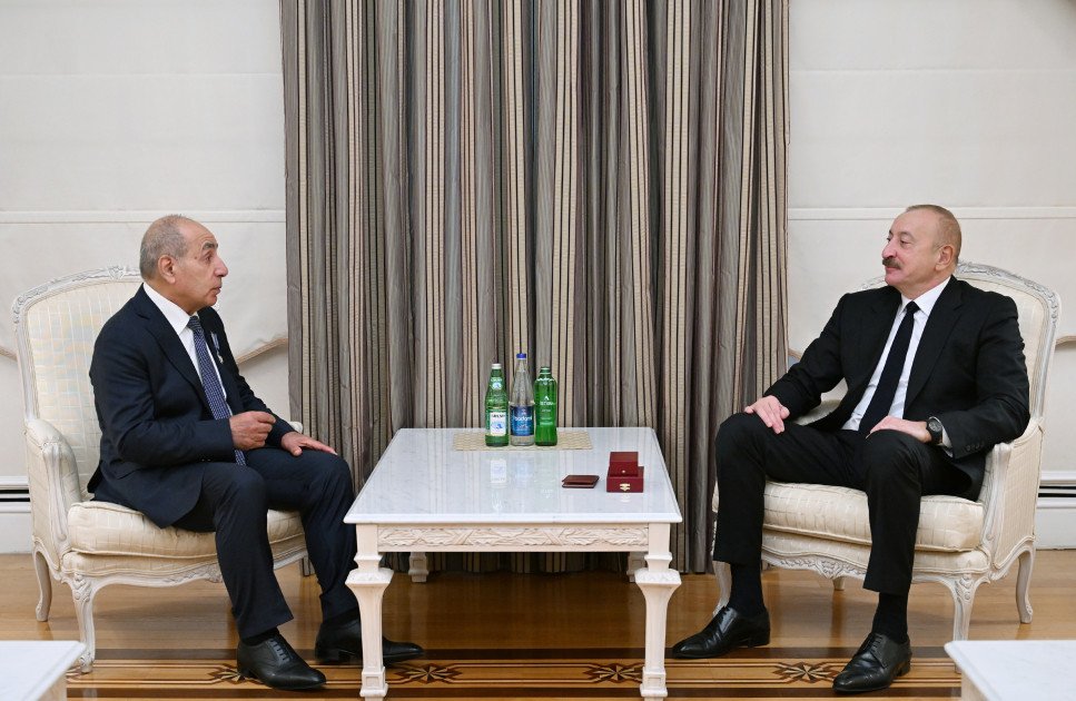 “İşinizdən razıyam, göstərişlərimi layiqincə yerinə yetirirsiniz” - Prezident