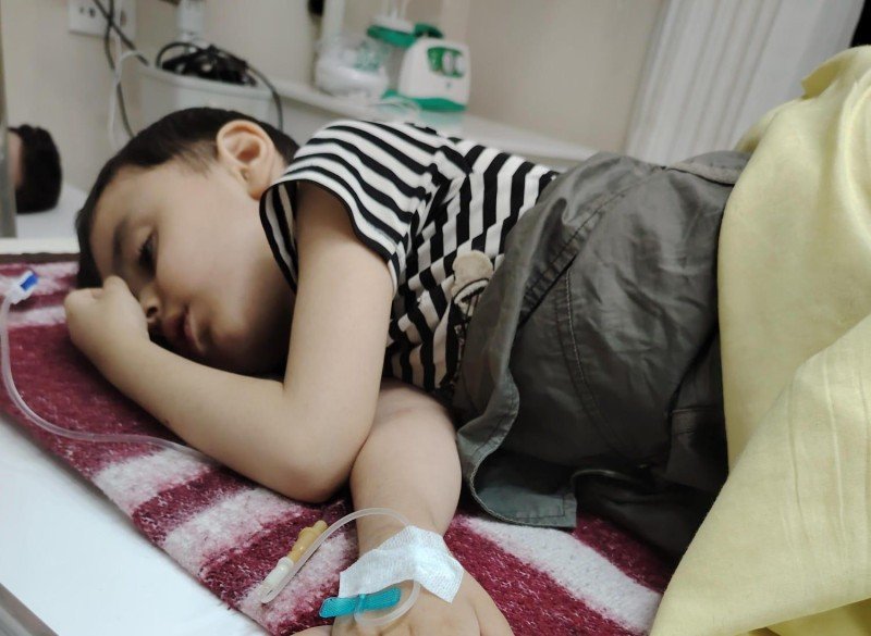 Nihatın həyatı sizin əlinizdədir: Anası yardım gözləyir!