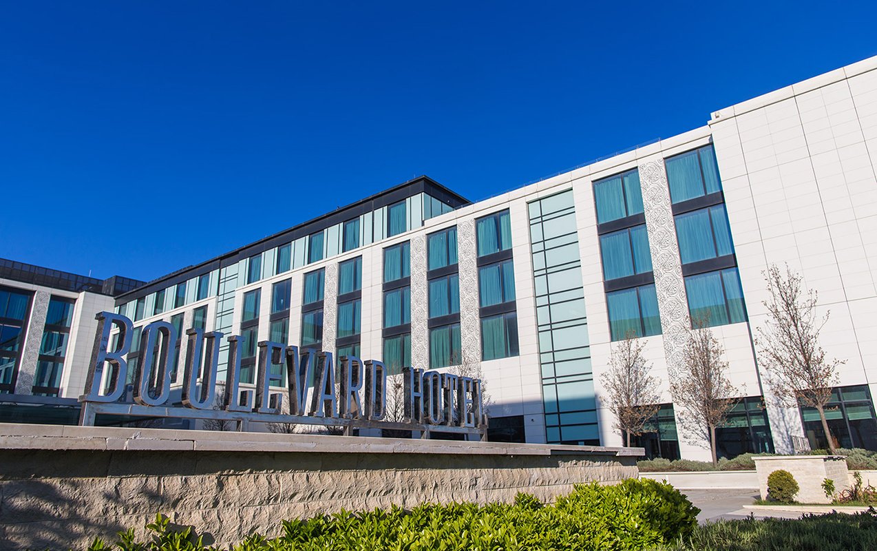 Bakıda məşhur hoteldə ofisiant öldürüldü - İş yoldaşı tutuldu - Foto