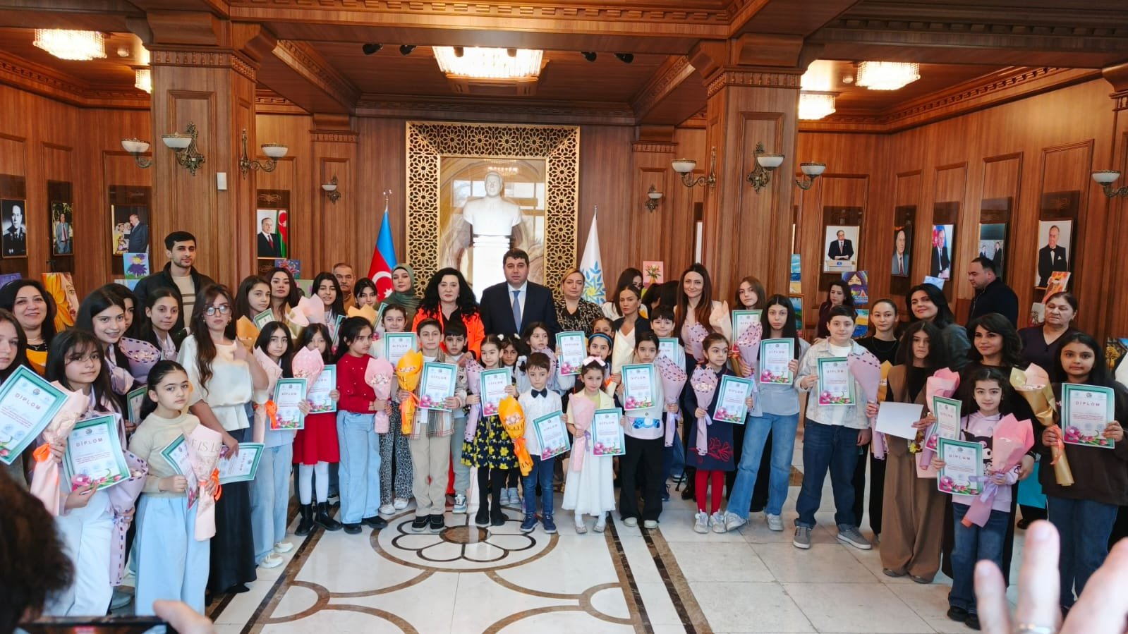 "Güc və Zəriflik" adlı rəsm sərgisi təşkil olunub