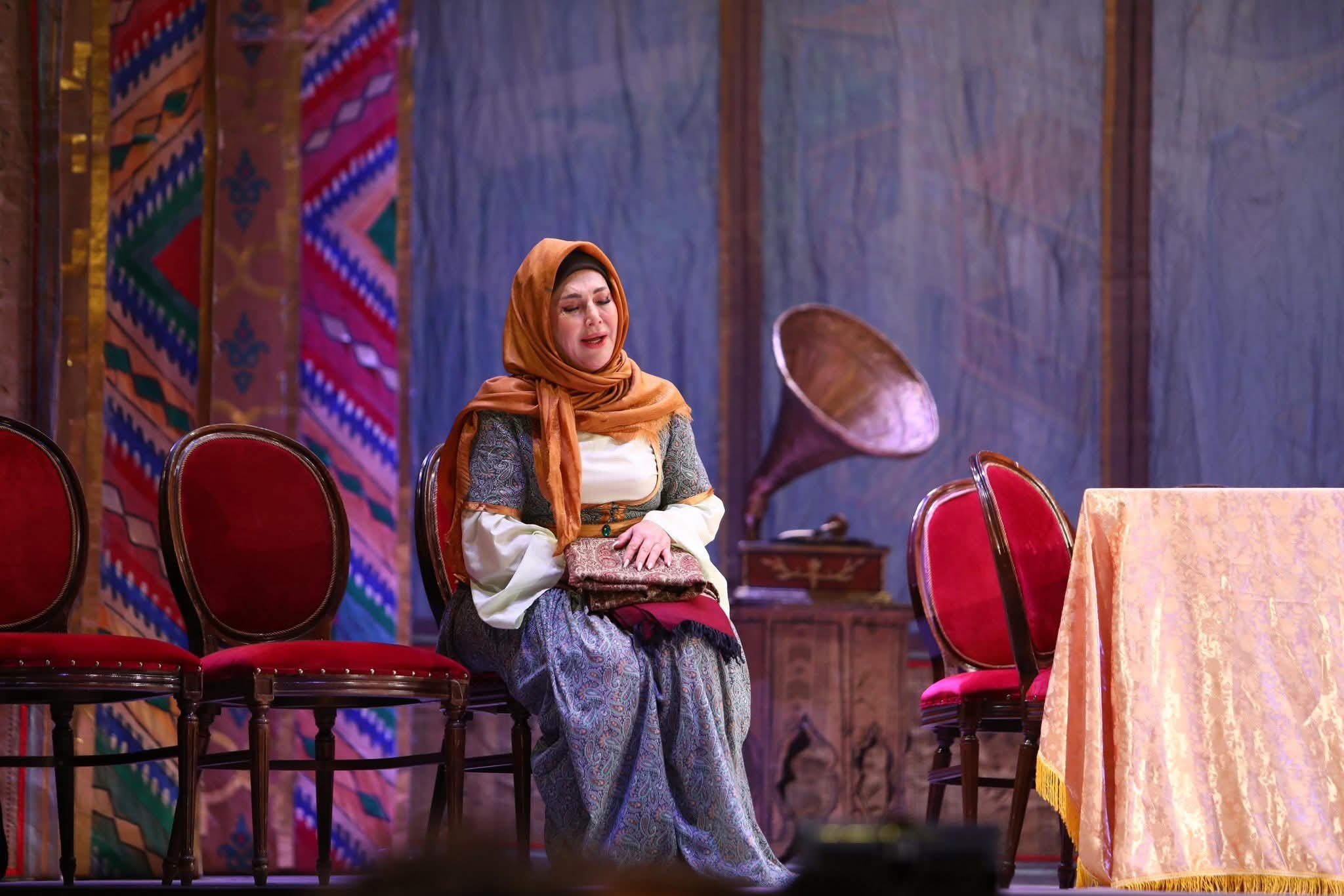 Gülüstan Əliyeva "Sənəm" obrazında səhnəyə çıxdı - FOTOLAR