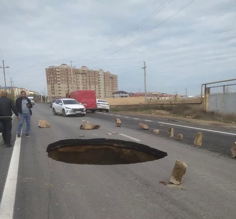 Masazırda yol çökdü - FOTOLAR