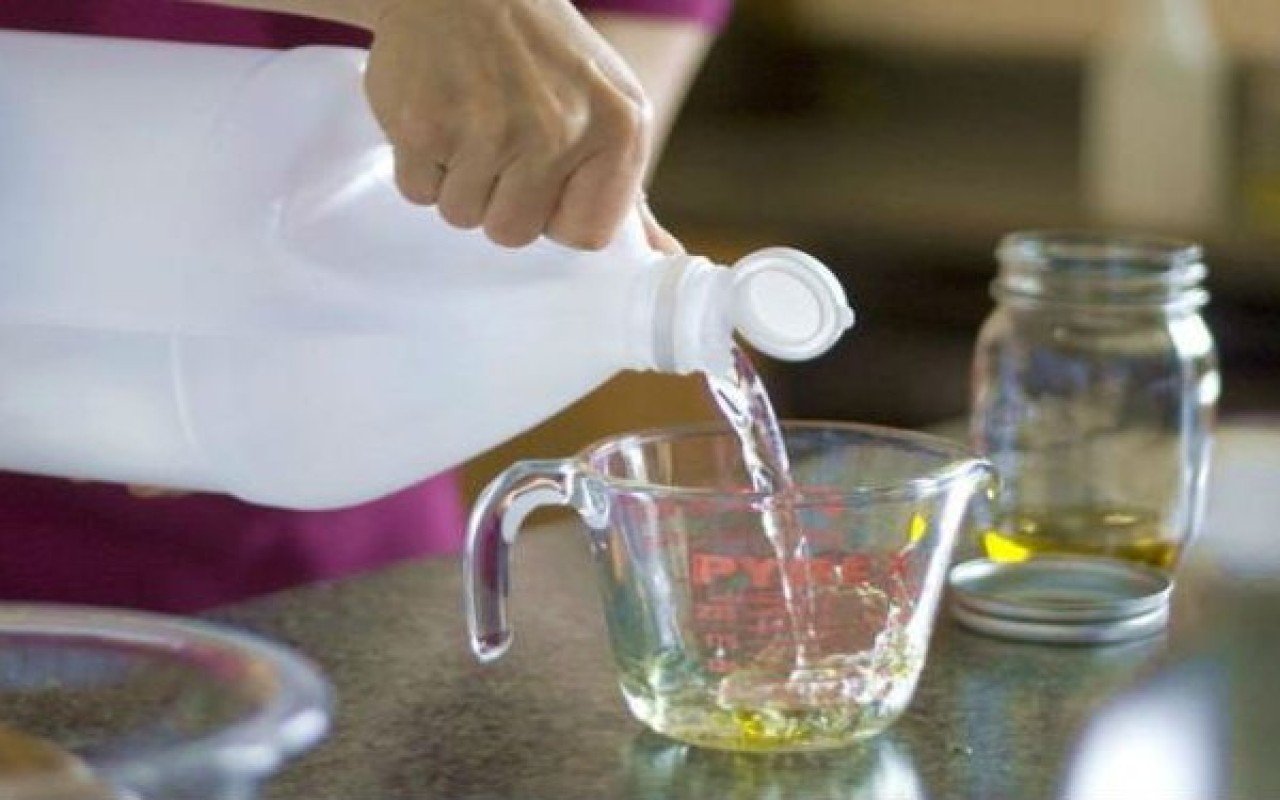 Şəmkirdə sirkə turşusundan zəhərlənən qadın ölüb