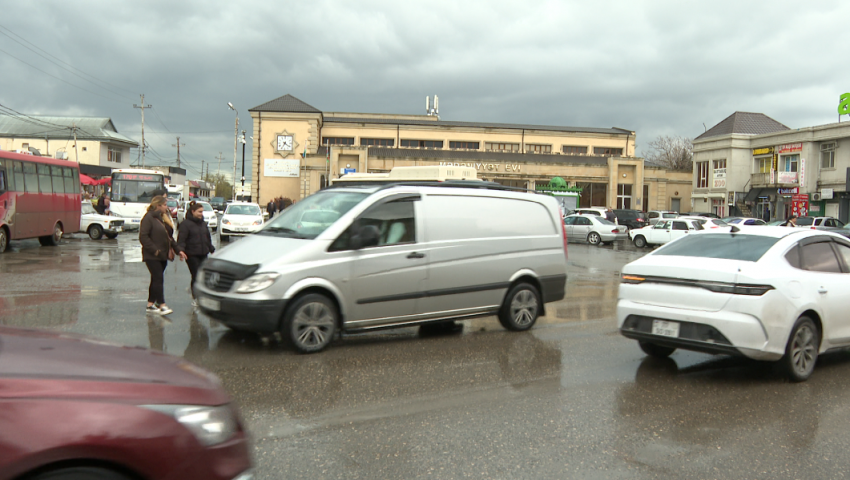 Binəqədinin mərkəzi yolunda təhlükəli vəziyyət