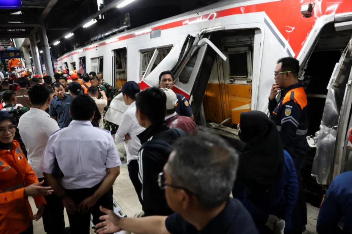 İndoneziyada iki qatar toqquşub: Ölənlər və yaralananlar var