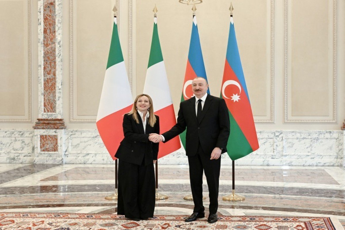 İlham Əliyev və İtaliya Baş naziri mətbuata bəyanatlarla çıxış edirlər