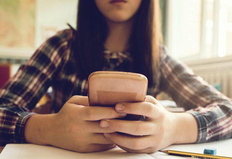 İmtahanda 7 nəfərdə telefon aşkarlandı