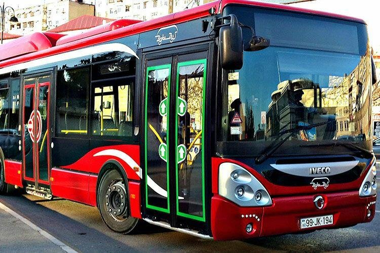 149 nömrəli marşrutda qalmaqal: sürücü və sərnişinin söz savaşı