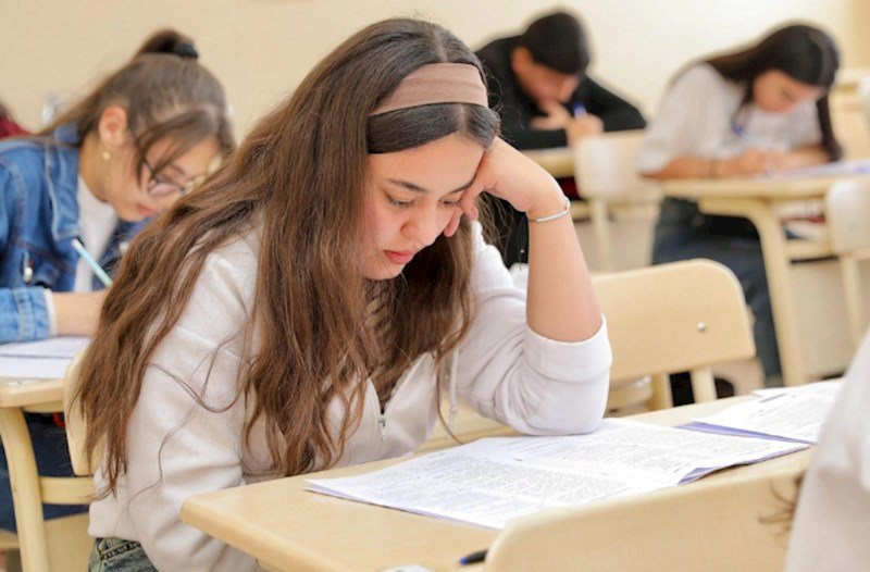 Abituriyentlər əsasən hansı fəndən sıfır bal yığdılar?