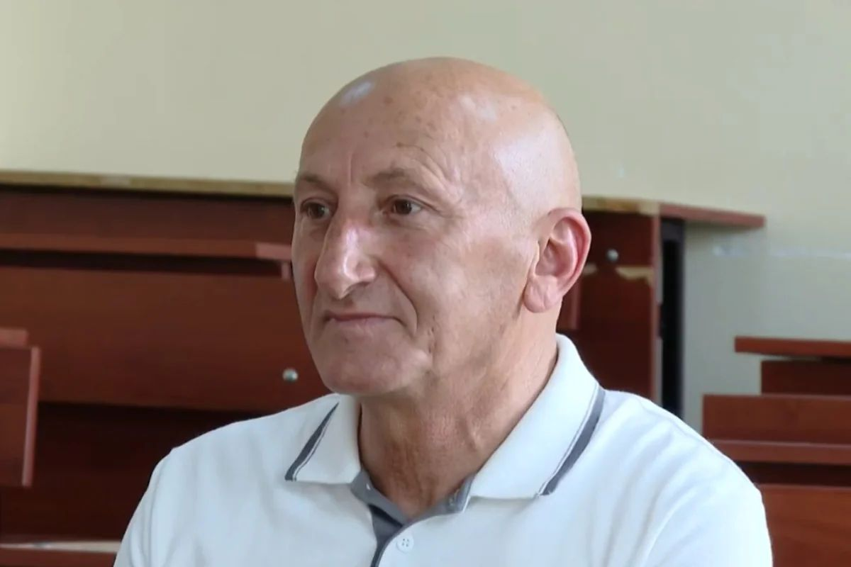 58 yaşında tələbə oldu: Ən çox nəvələri sevindi - VİDEO