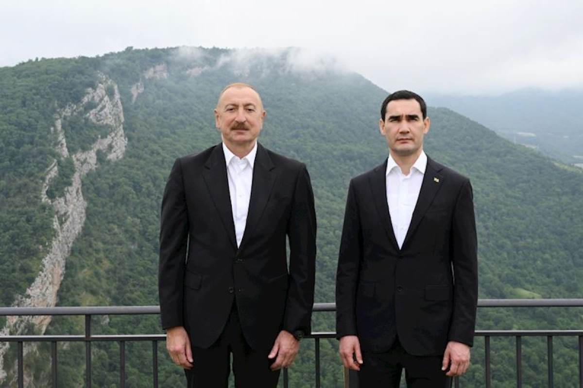 İlham Əliyev Sərdar Berdiməhəmmədovu təbrik etdi