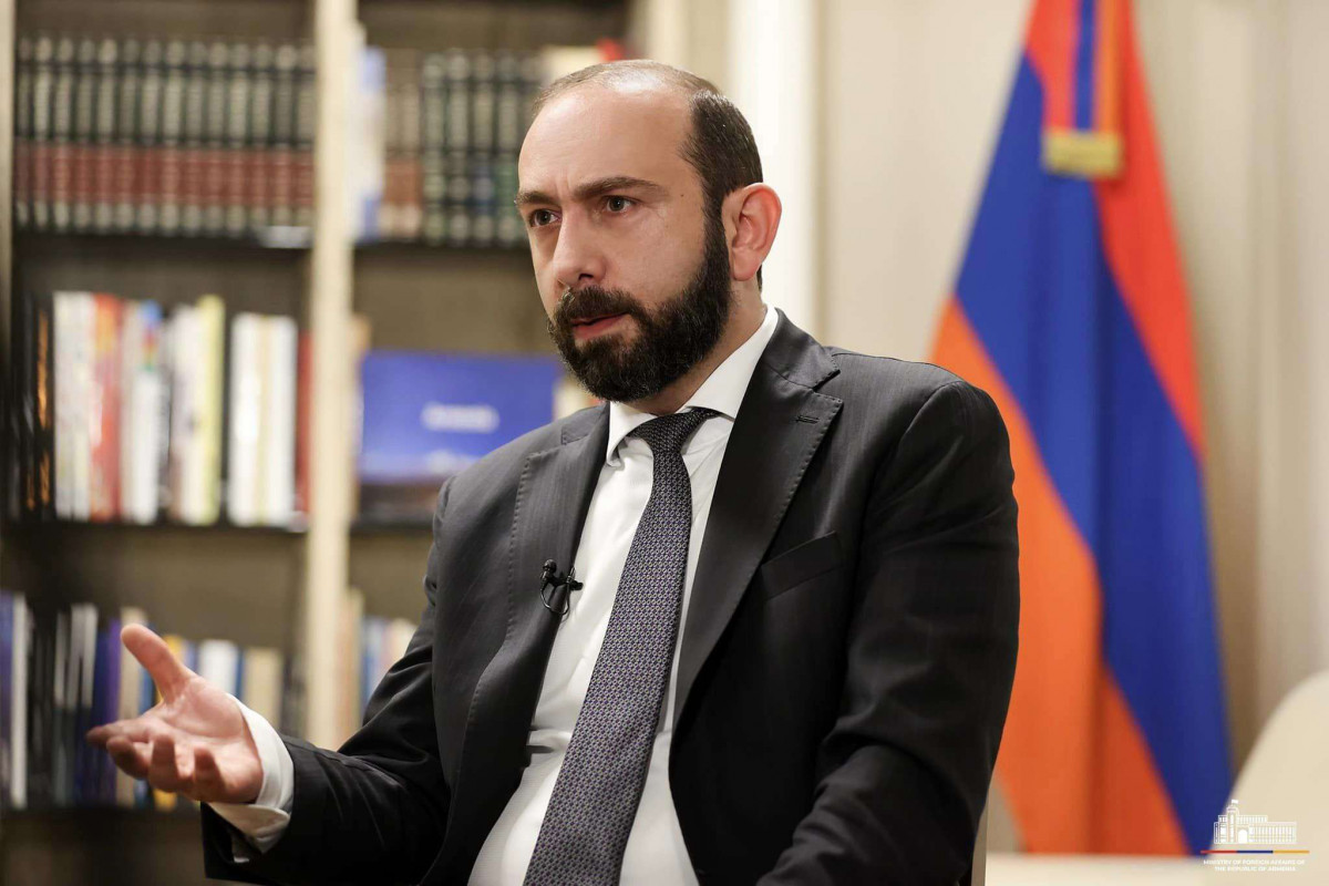 Mirzoyan: TRIPP dəmir yolunda sərnişin daşımaları olacaq