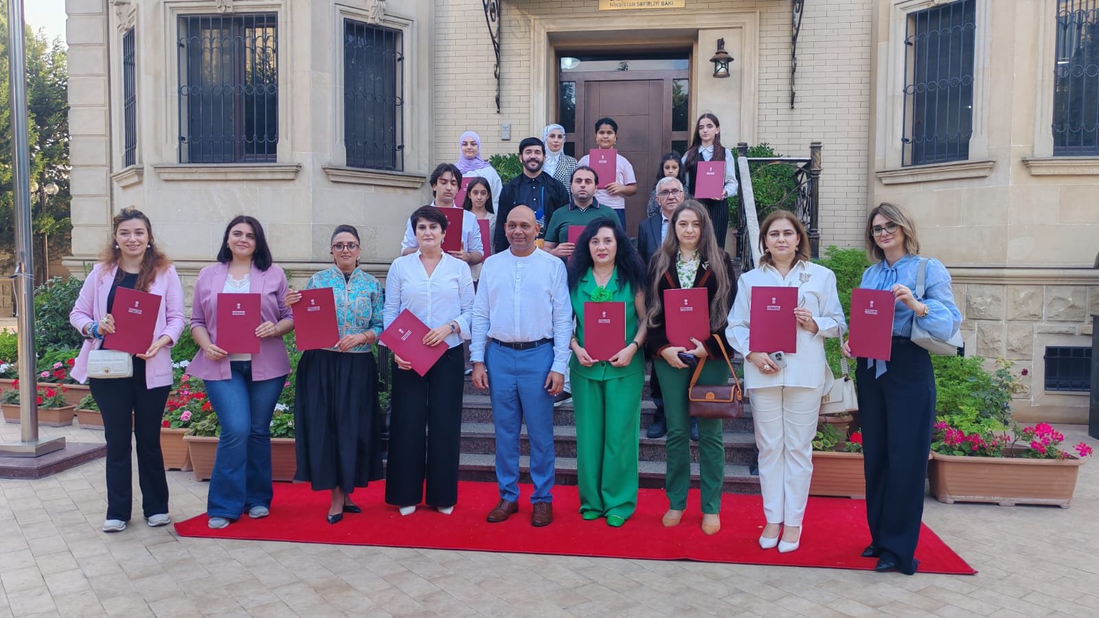 Bakının Od Məbədinə həsr olunmuş rəsm sərgisi və “Pançatantra” əsərindən oxuma sessiyası təşkil olunub.